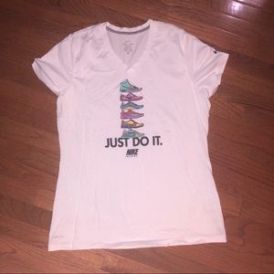 NWOT Nike tee DriFit XL